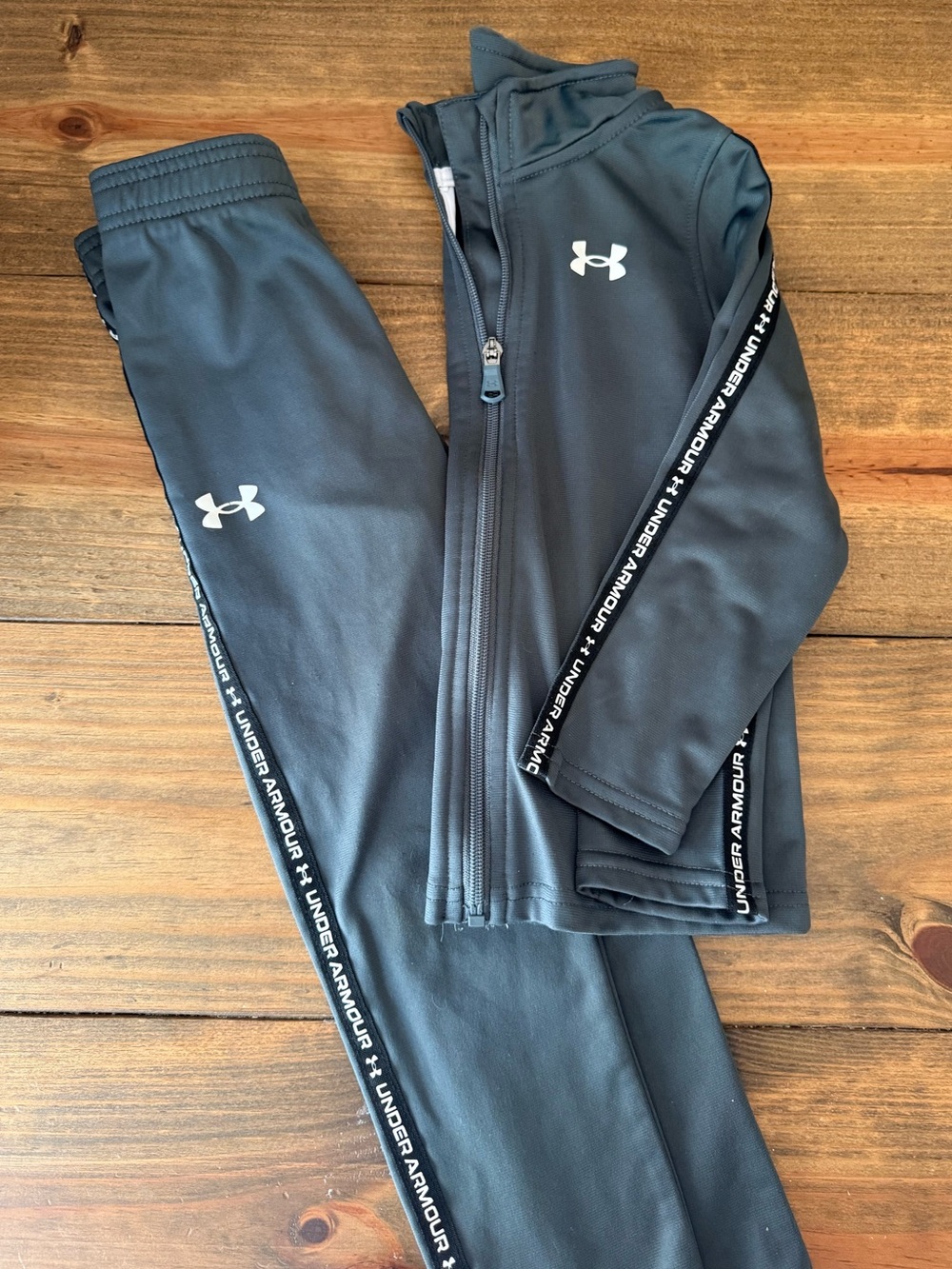 Under Armour Toddler Kids Dark Gray Track Jacket and Pants Set, Size 4T